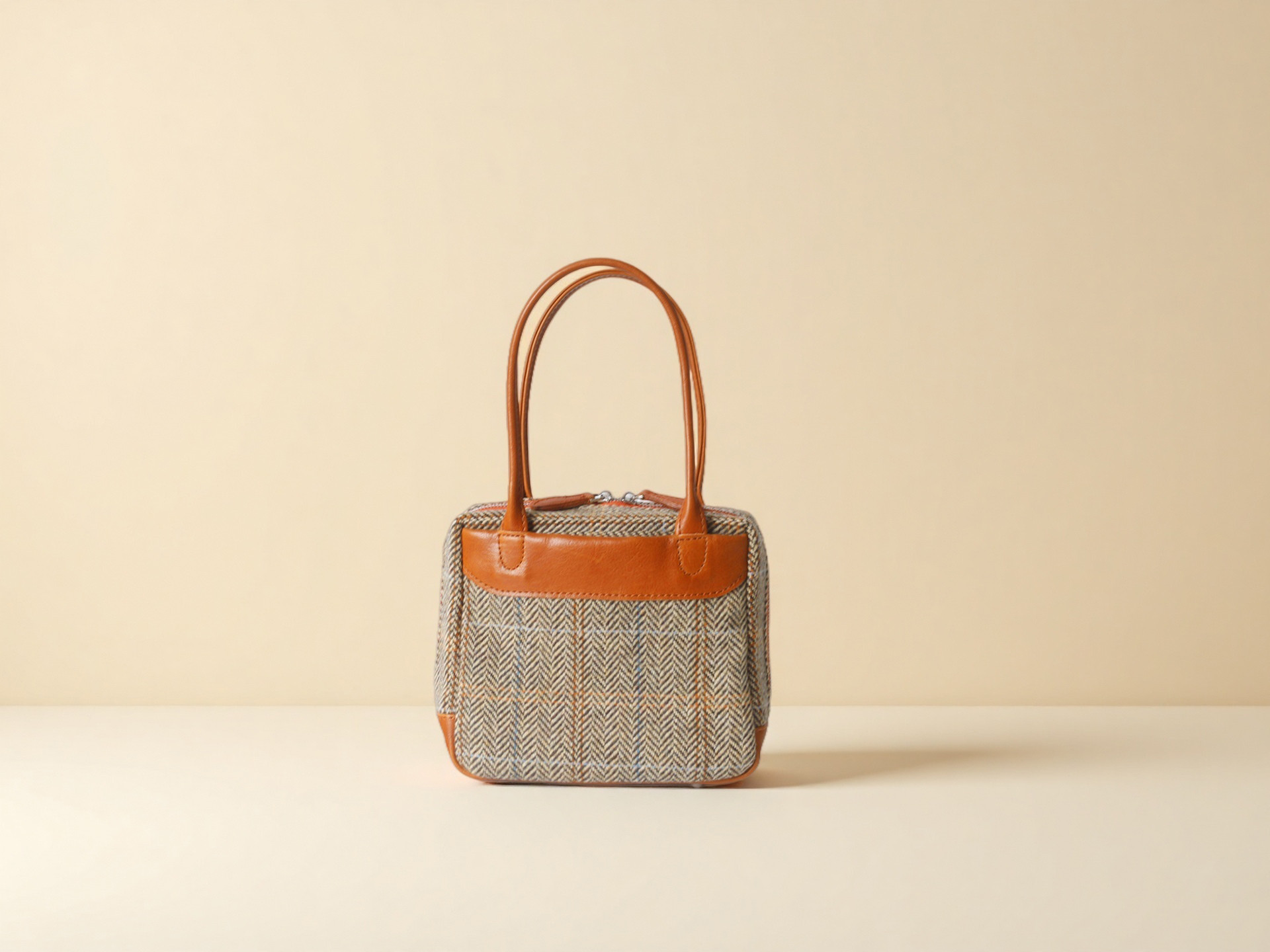 「ウール×革の組み合わせ」本革ミニスクエアバッグ｜上品2wayトート｜数量限定