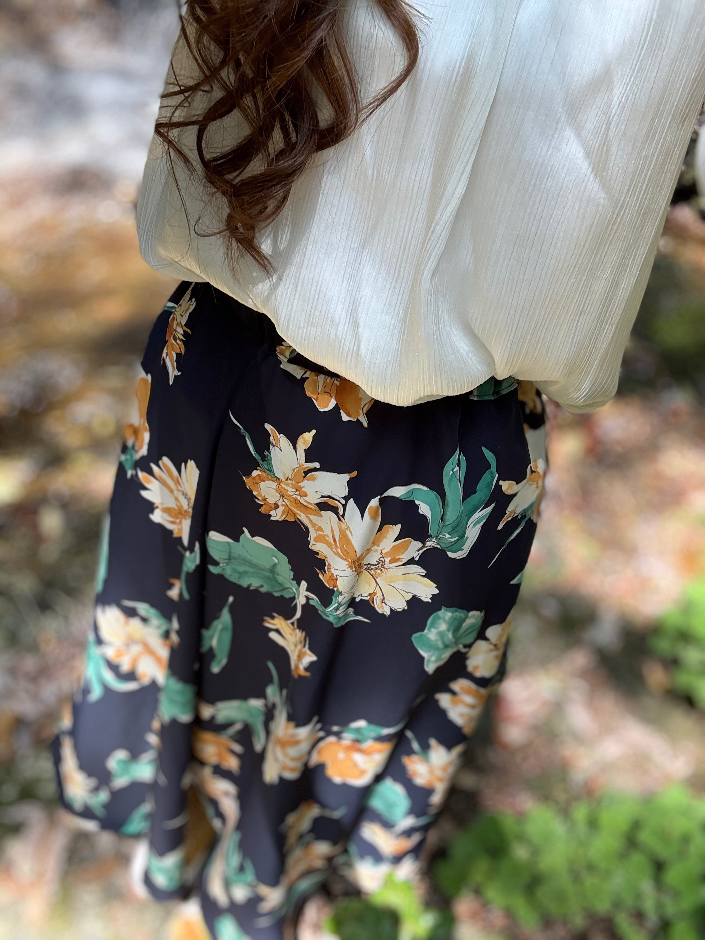 ロングスカート　花柄　大人のスカート　ハンドメイド　上品　紺色