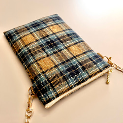 とろけるコットンツイード タータンチェックのポシェット ウールライク　スマホポシェット　スマホポーチ　スマホショルダー 9枚目の画像