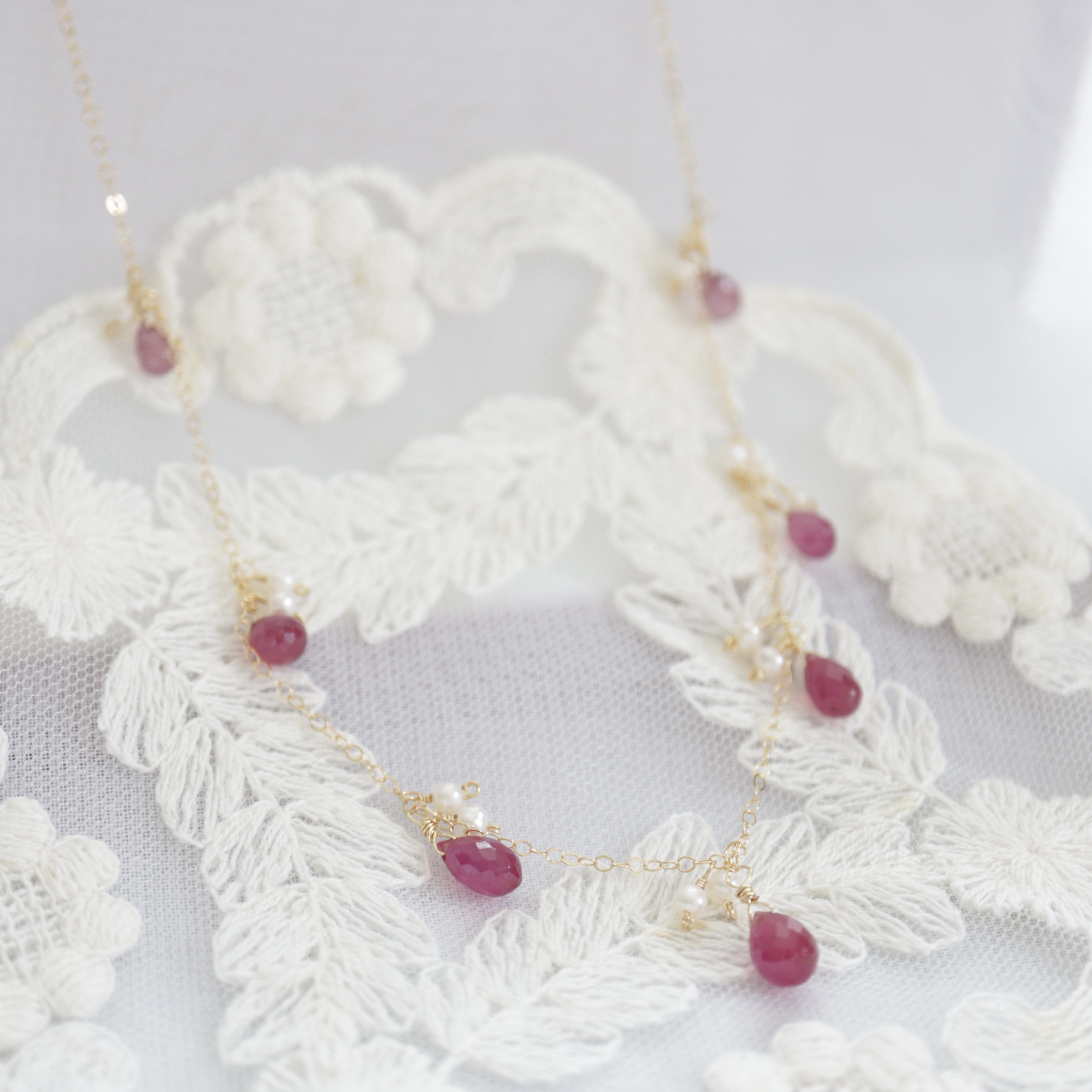 【1点もの】ルビーと淡水パール《愛を紡ぐ雫》｜天然石ネックレス