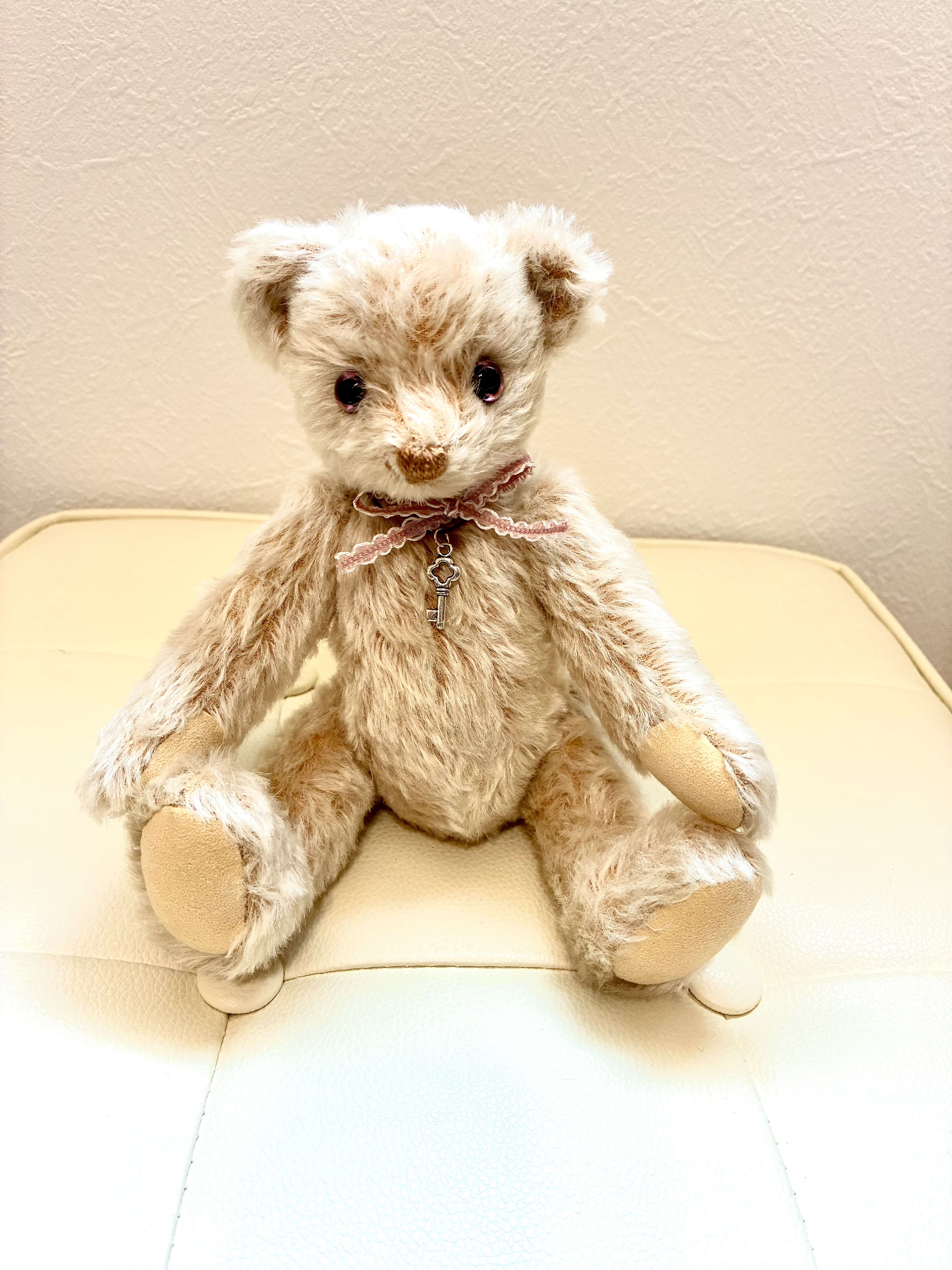 ライトアメジストの瞳のテディベア　〜24cm〜