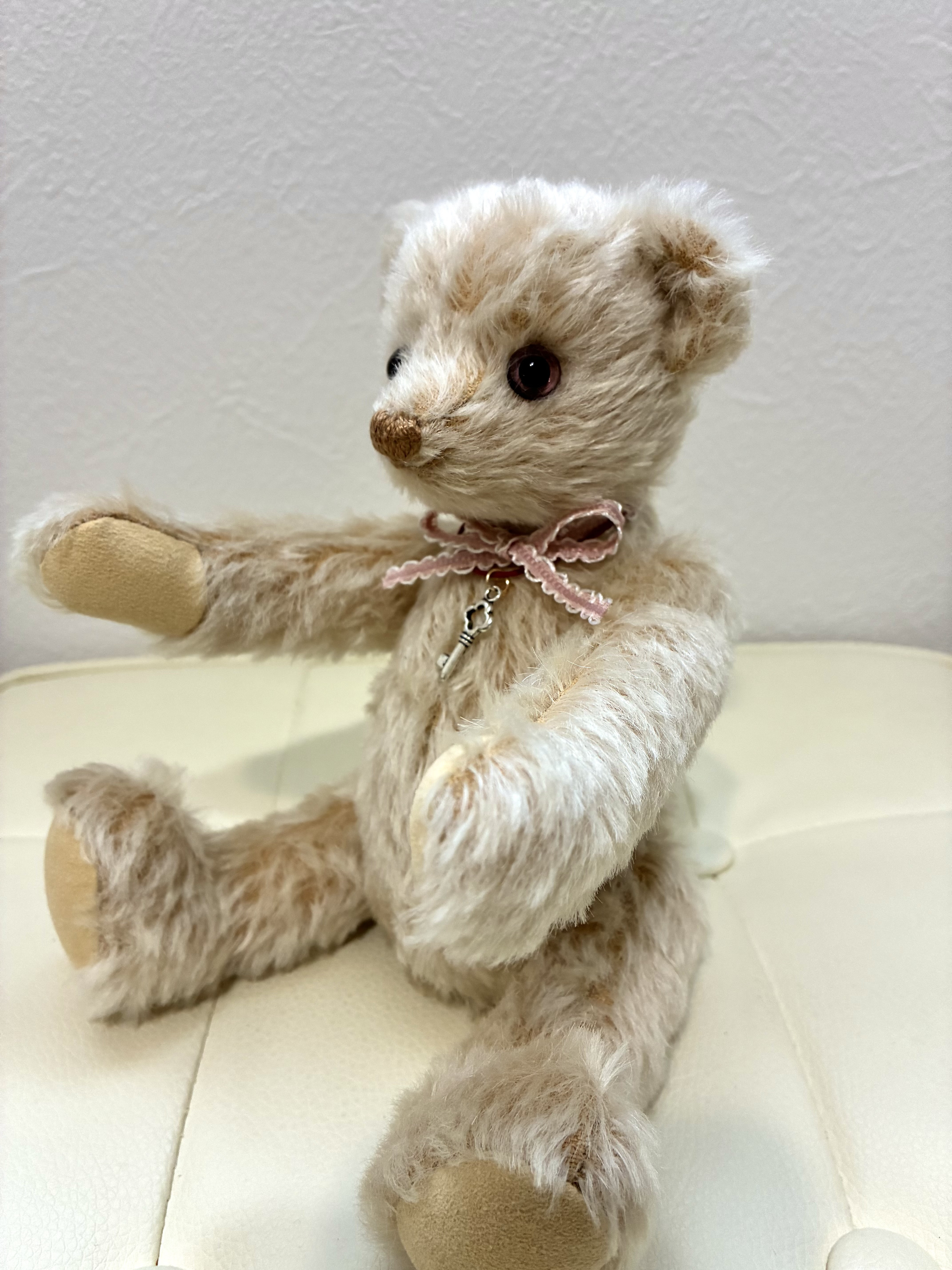 ライトアメジストの瞳のテディベア　〜24cm〜