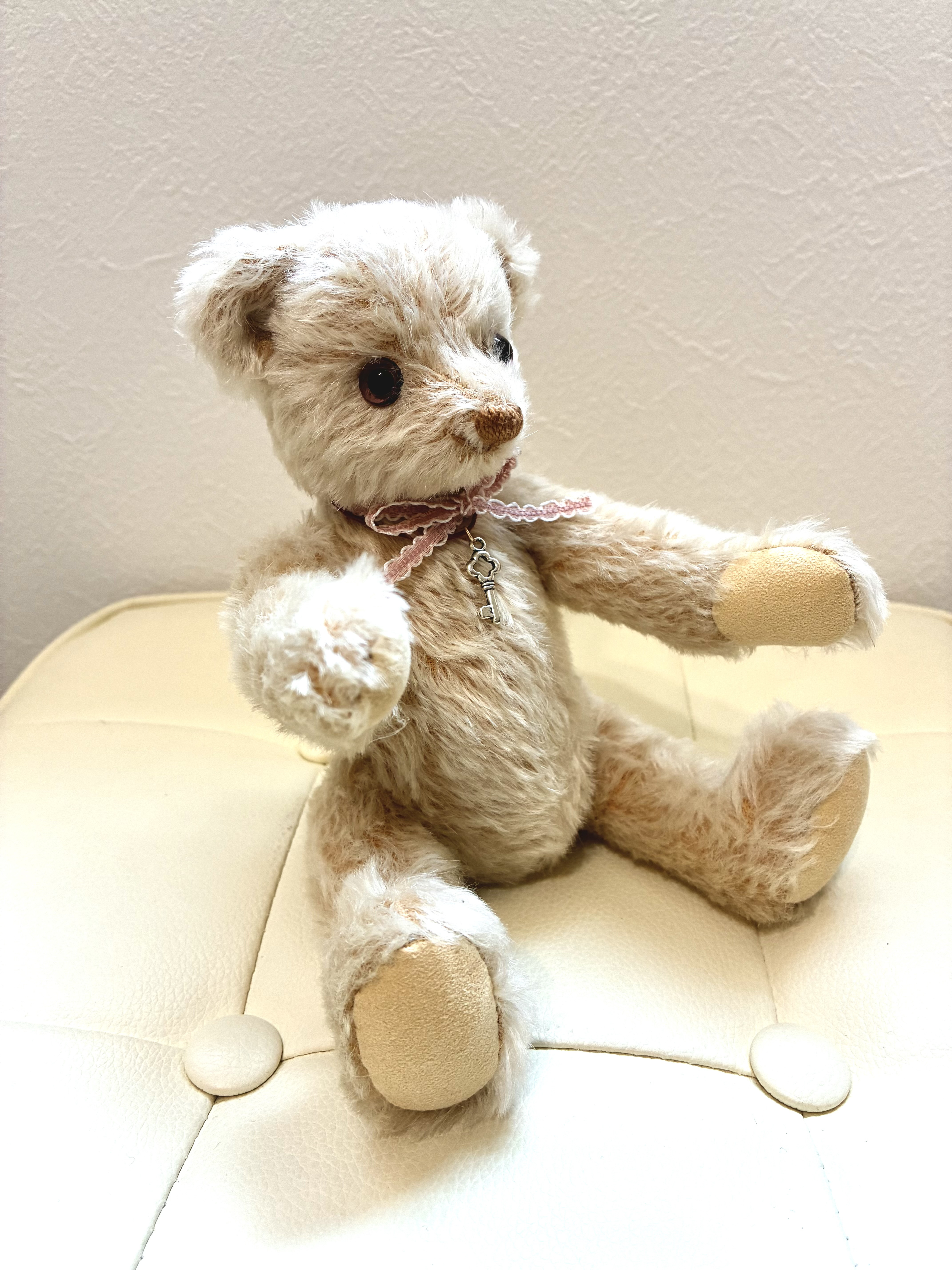 ライトアメジストの瞳のテディベア　〜24cm〜