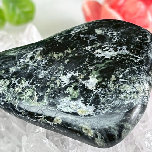 大地の石✿ カンババジャスパー クロコダイル 原石 タンブル 握り石