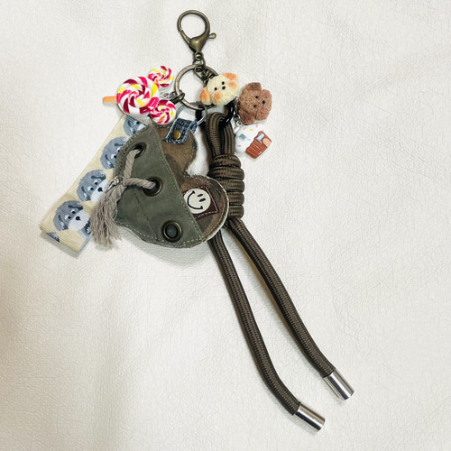 じゃらじゃらキーホルダー　バッグチャーム　キーチャーム　パラコード　101H No.5227 じゃらじゃらキーホルダー パラコード モンスター