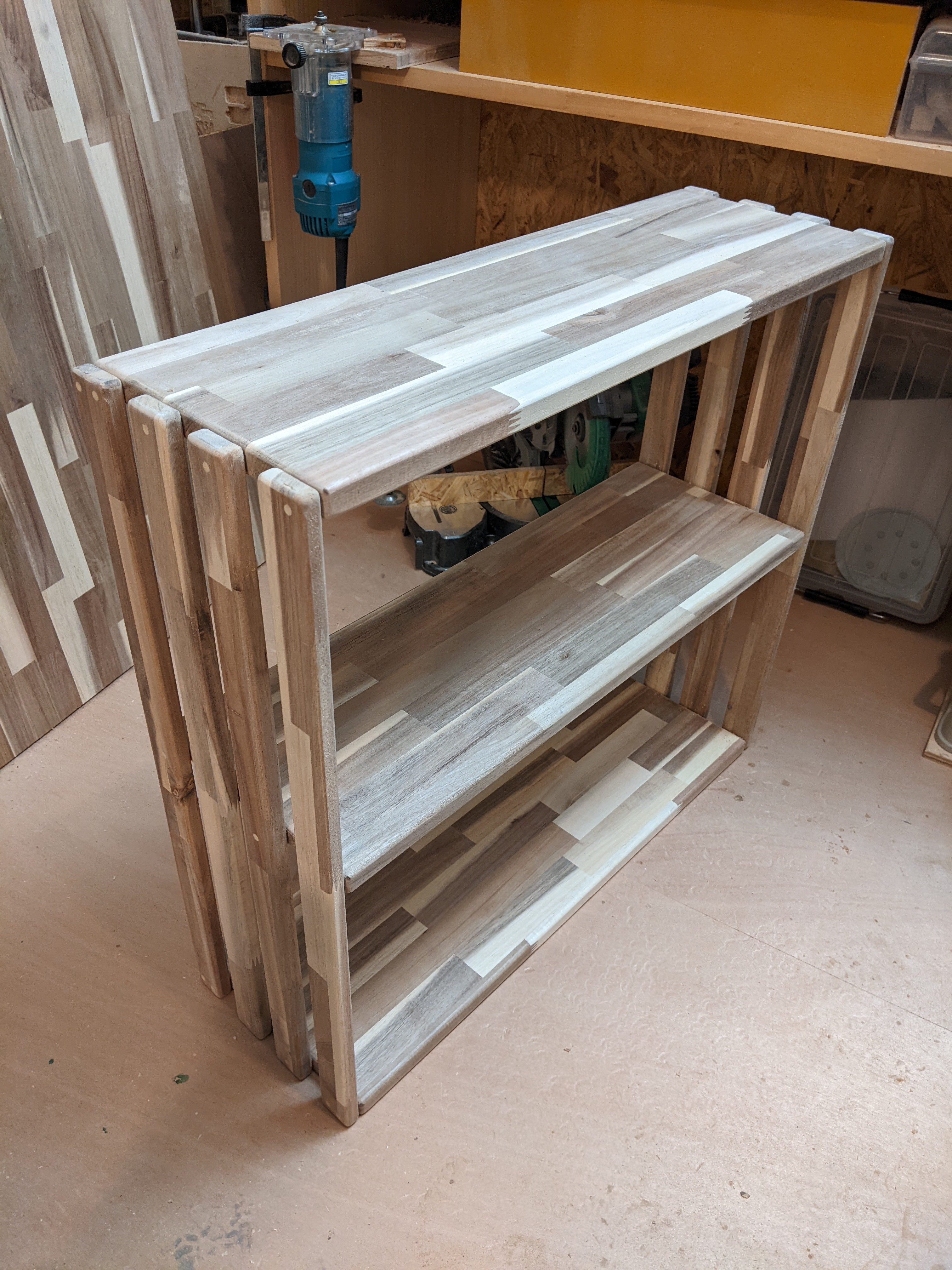 アカシアの木製オープンシェルフ3段　無塗装［棚　ラック］