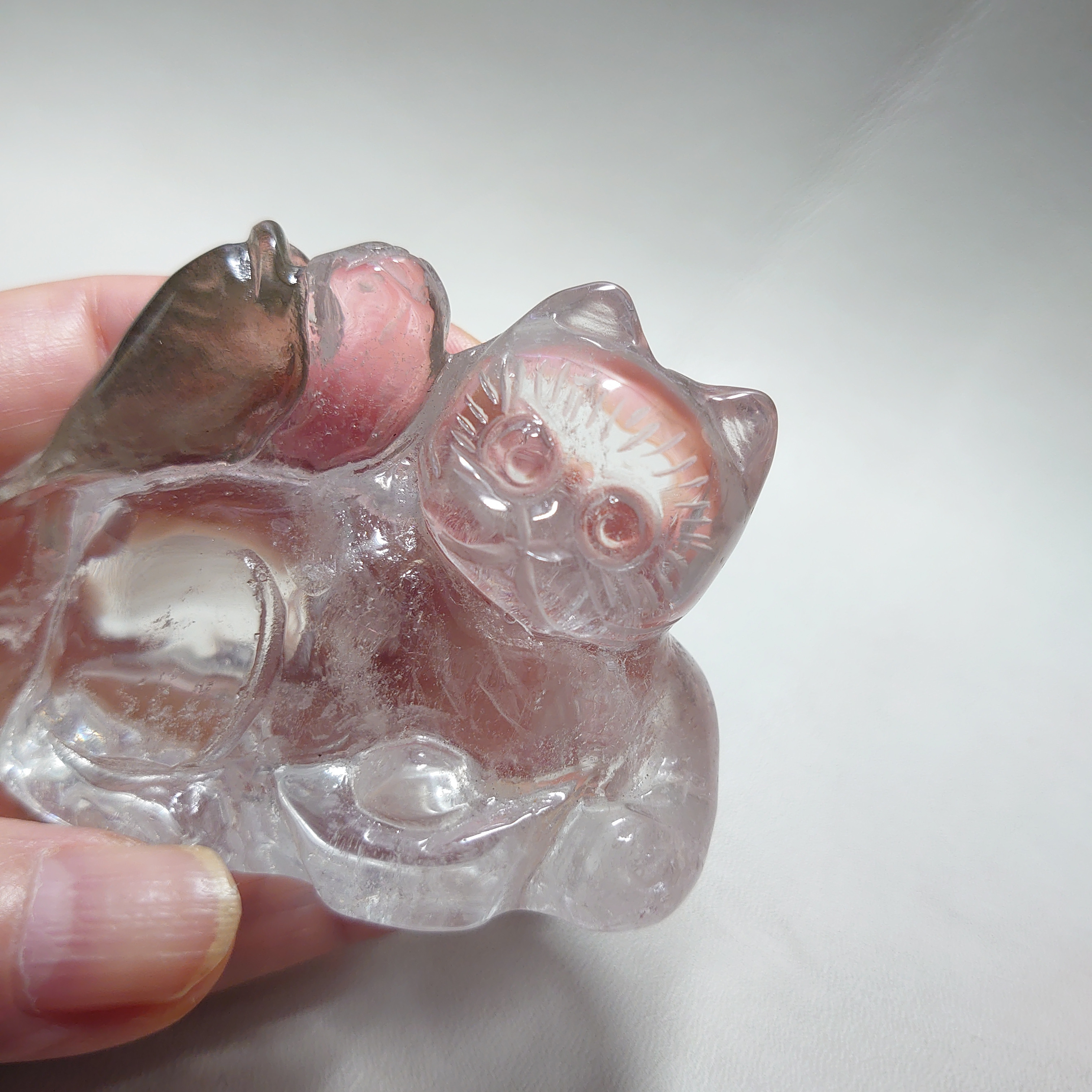 手彫り！　水晶　魚を捕った招きねこ　置物　素敵な逸品