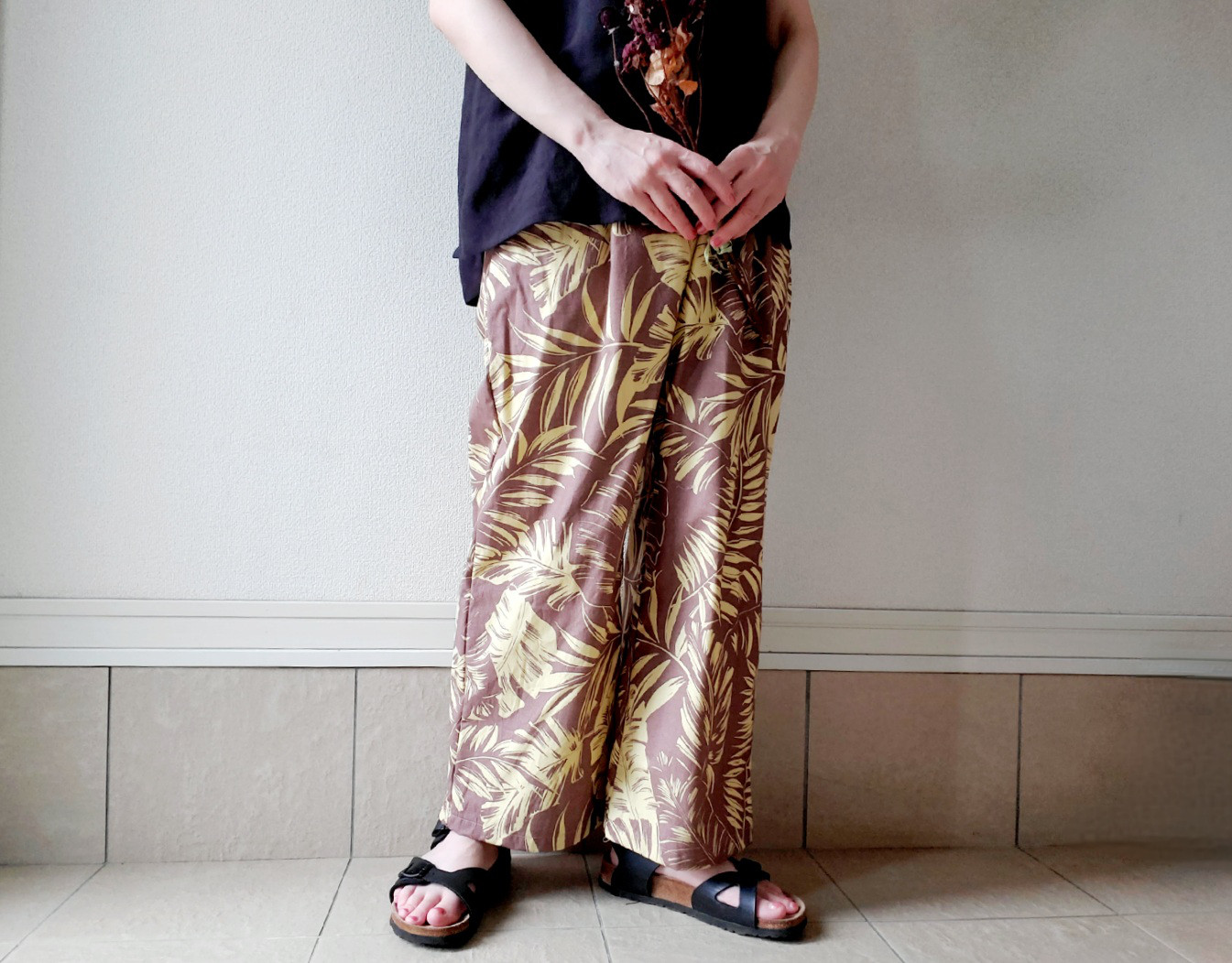 【秋色数量限定】穿くだけでコーデがきまるゆったりしたボタニカルパンツ　コットン100％　丈&ポケット選べますウエストゴム