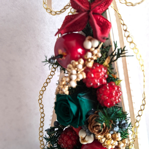 すぐに飾れる！木の実いっぱい！2輪の薔薇とドライフラワーが