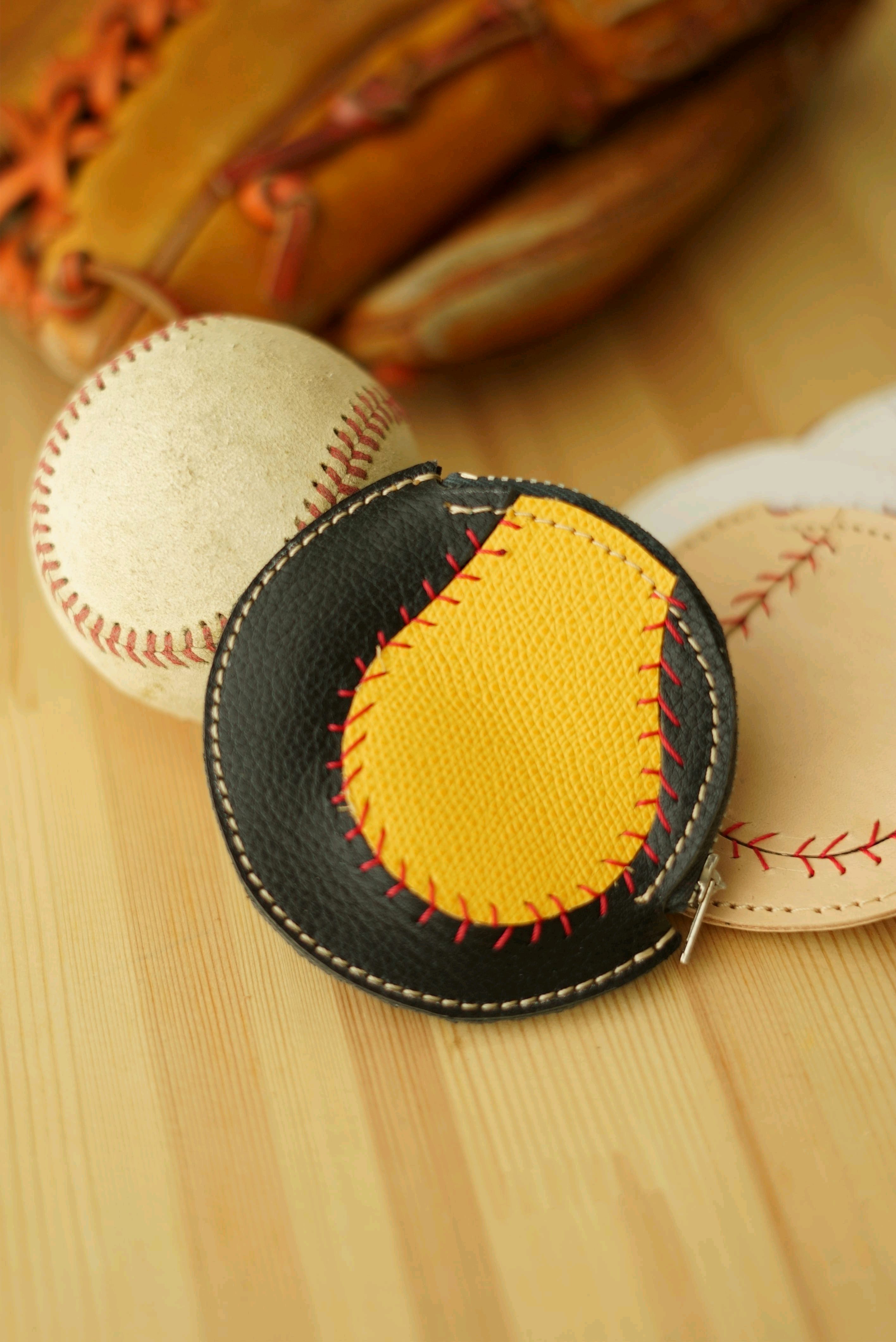 推しカラーで持ち歩く、あなただけの本革ベースボールポーチ コインケース　タイガーイエロー虎カラー