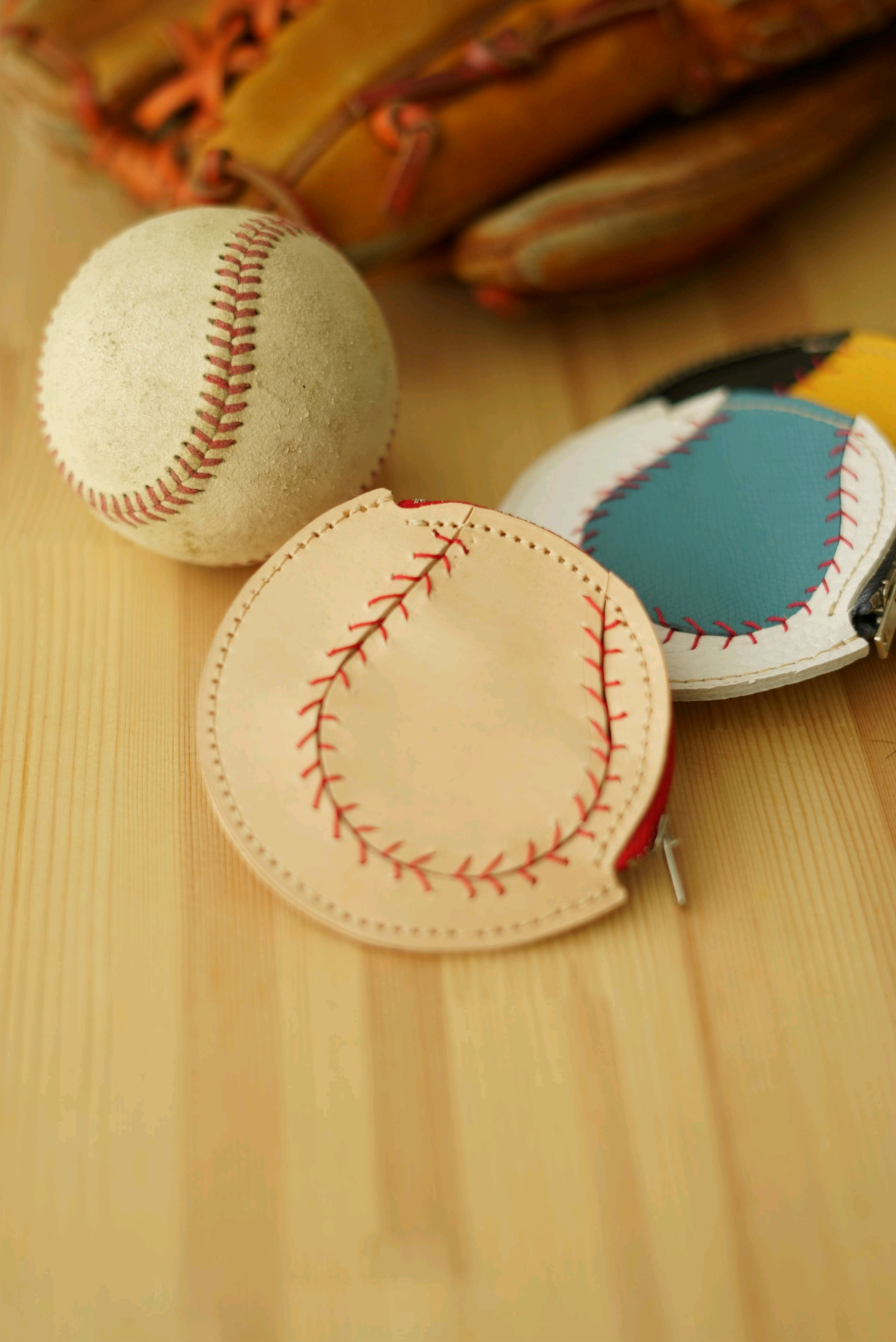 推しカラーで持ち歩く、あなただけの本革ベースボールポーチ コインケース　きなりナチュラル