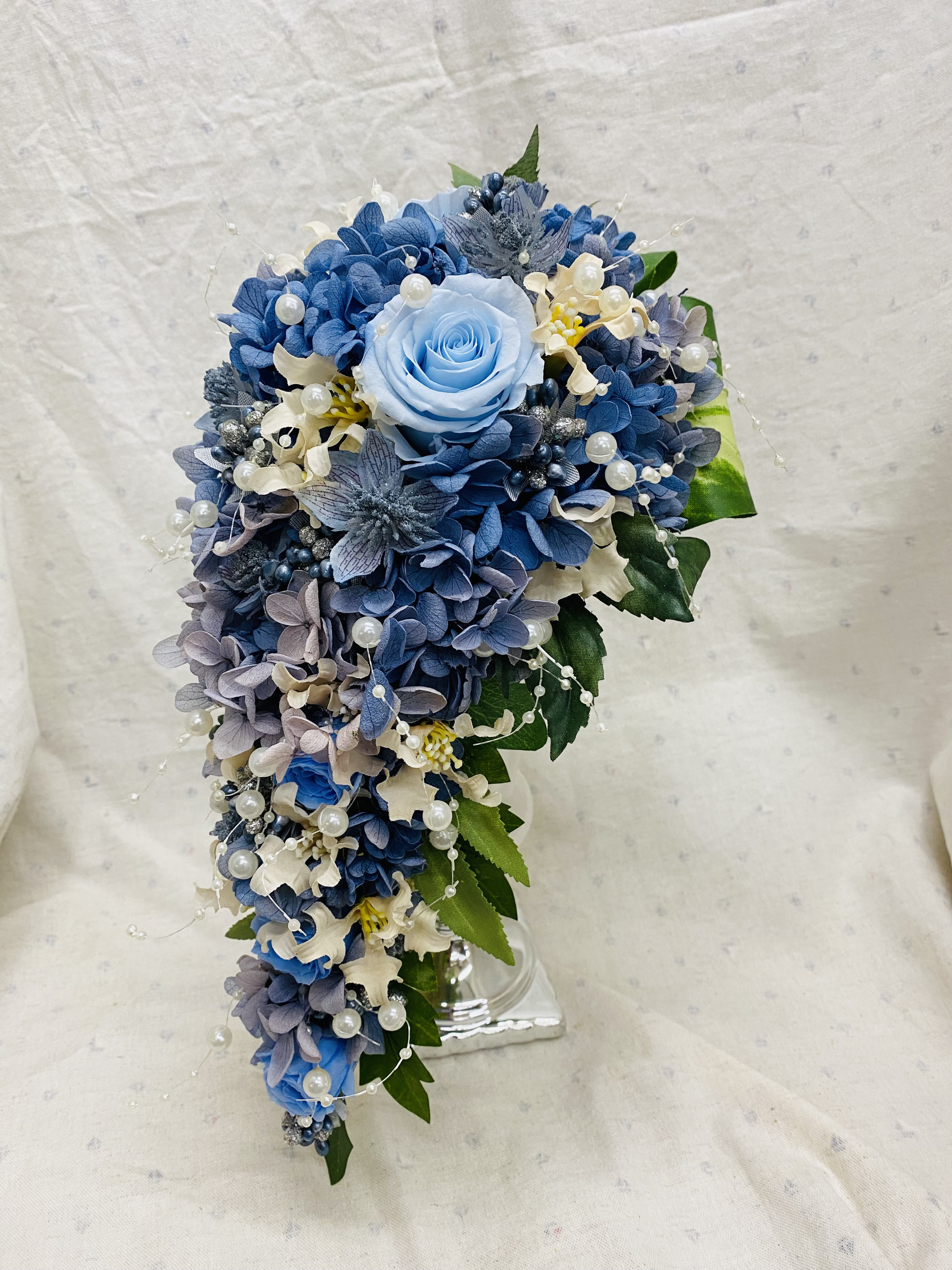 一点物【フラワーギフト】ブルーローズメインのプリザーブドフラワー