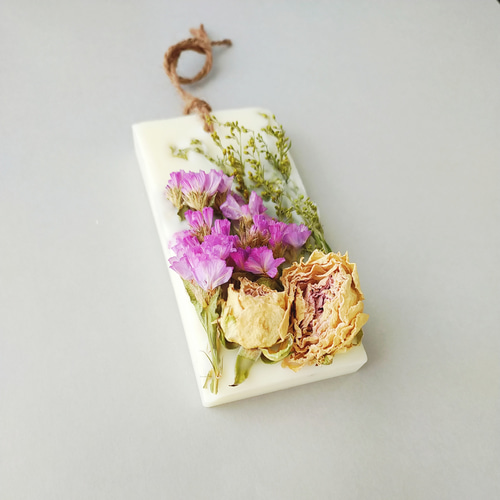 バラとスターチスのアロマワックスバー｜ローズの香り｜廃棄花アップ