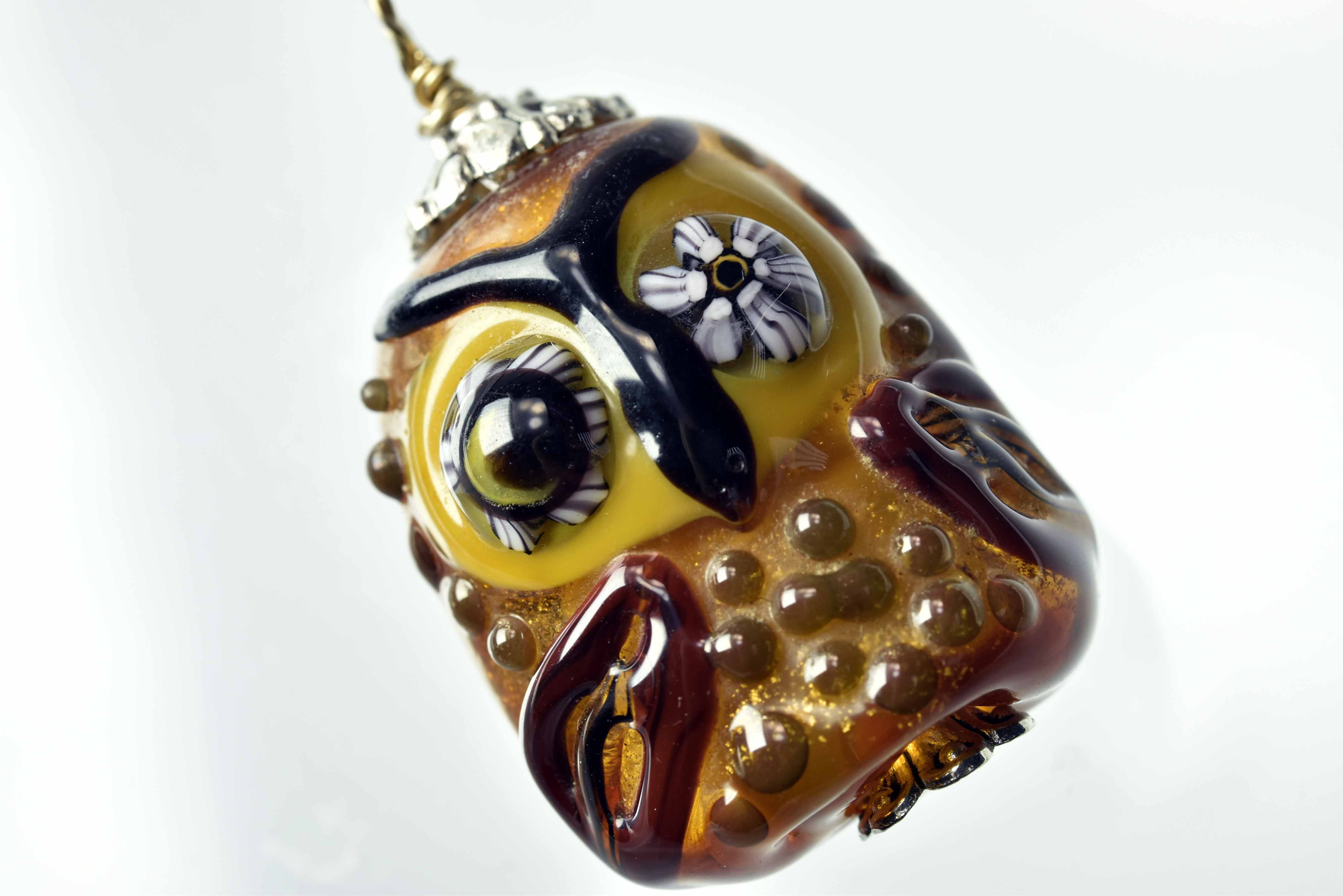 フクロウのトンボ玉　ガラスのジュエリー　ペンダントトップ（12863-479）作家物一点物