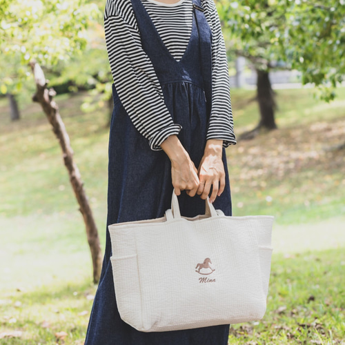 マザーズバッグ ブラック 生成り ヌビ 名入れ 木馬 刺繍 トートバッグ