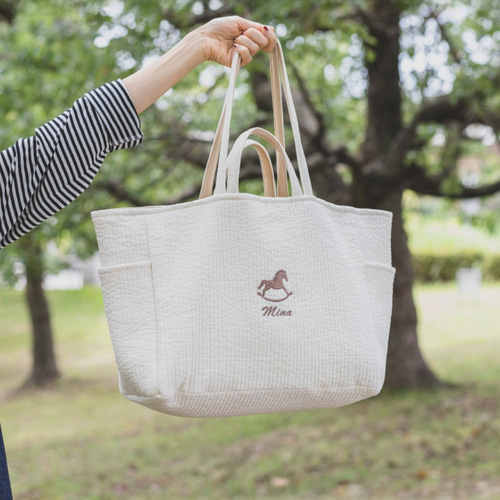 マザーズバッグ ブラック 生成り ヌビ 名入れ 木馬 刺繍 トートバッグ