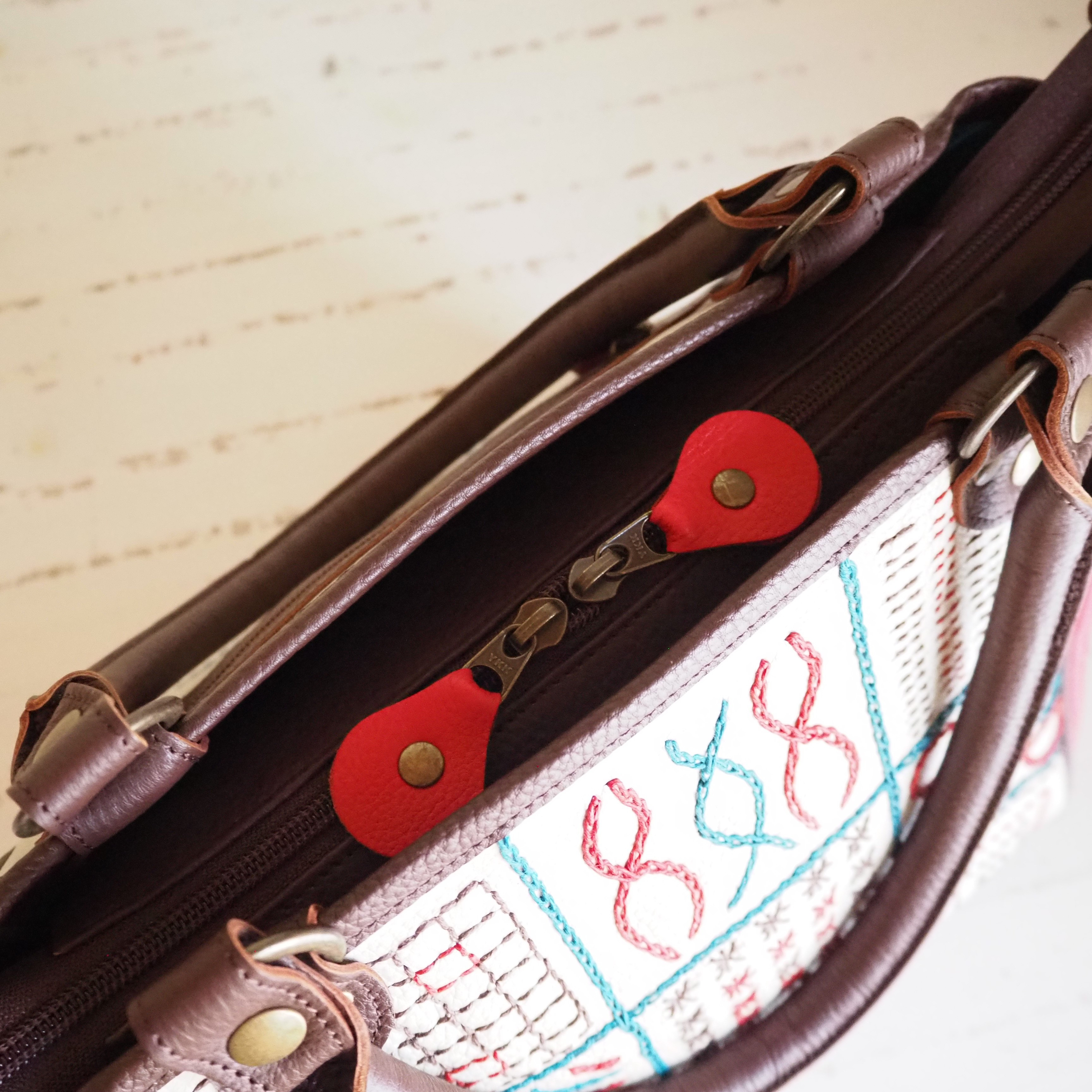 一点もの・手縫い刺繡のトートバッグ・本革・手縫い・即納