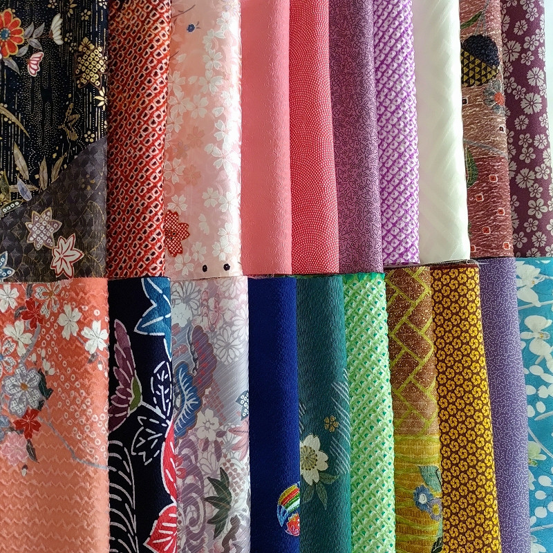 新品 半額以下！シルク　着物パッチワーク　古布　和　のれん