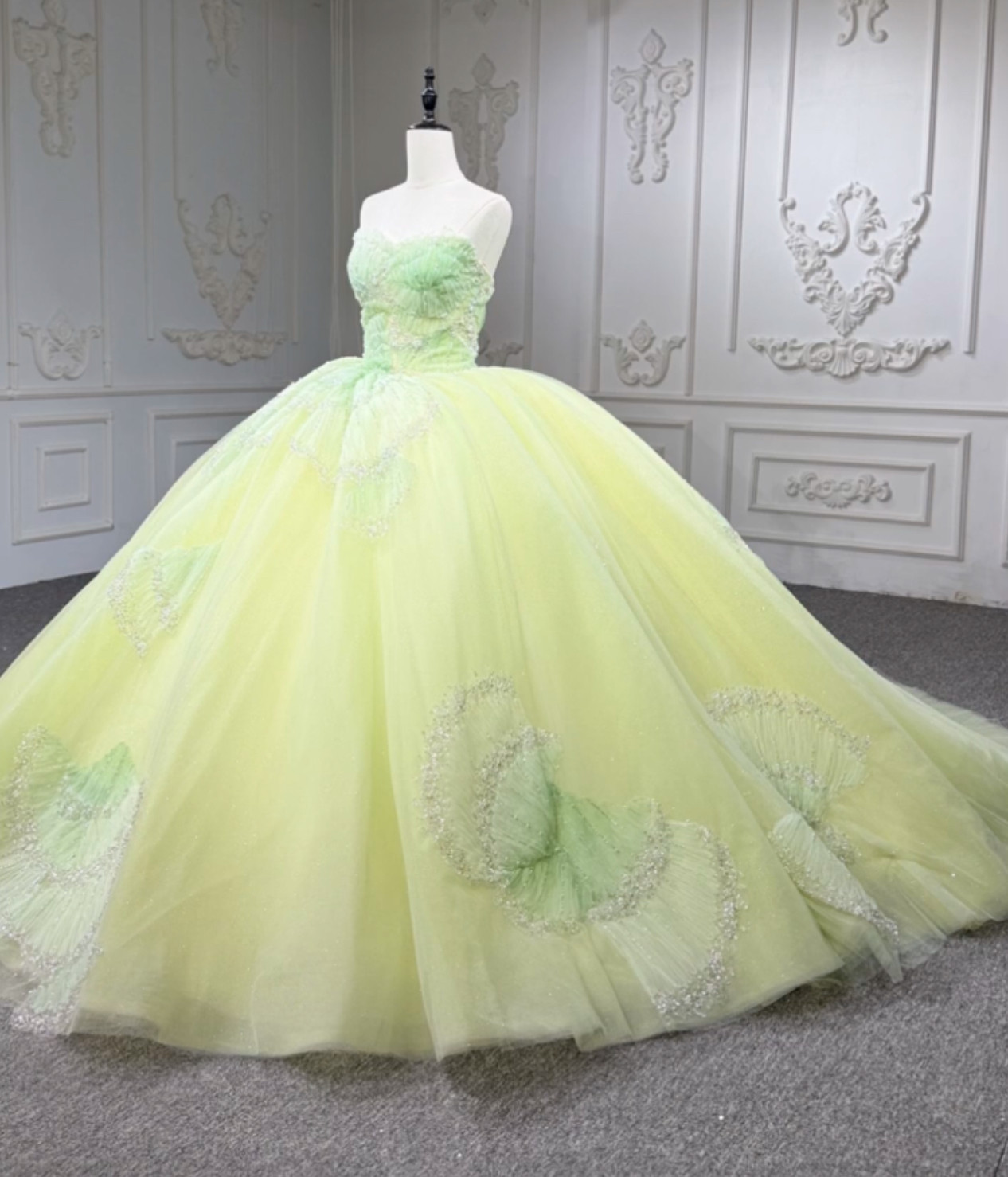 WEB限定　パステルイエロー　ふんわりチュール　高級感　パーティードレス卒業式挙式　ブライダルウエア　成人式サイズオーダ