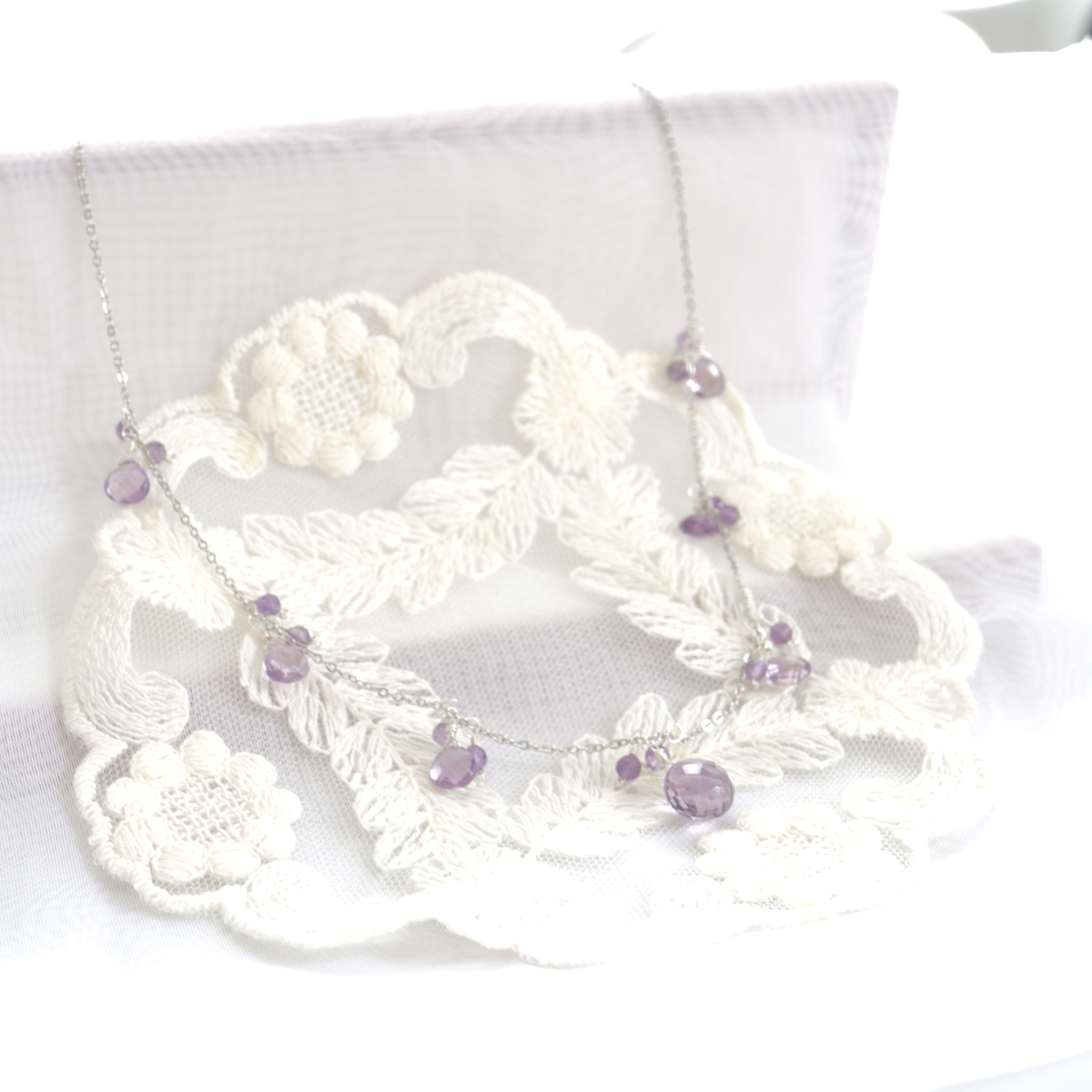 【1点もの】天然石アメジストネックレス《揺れる紫の滴》｜2月誕生石アクセサリー