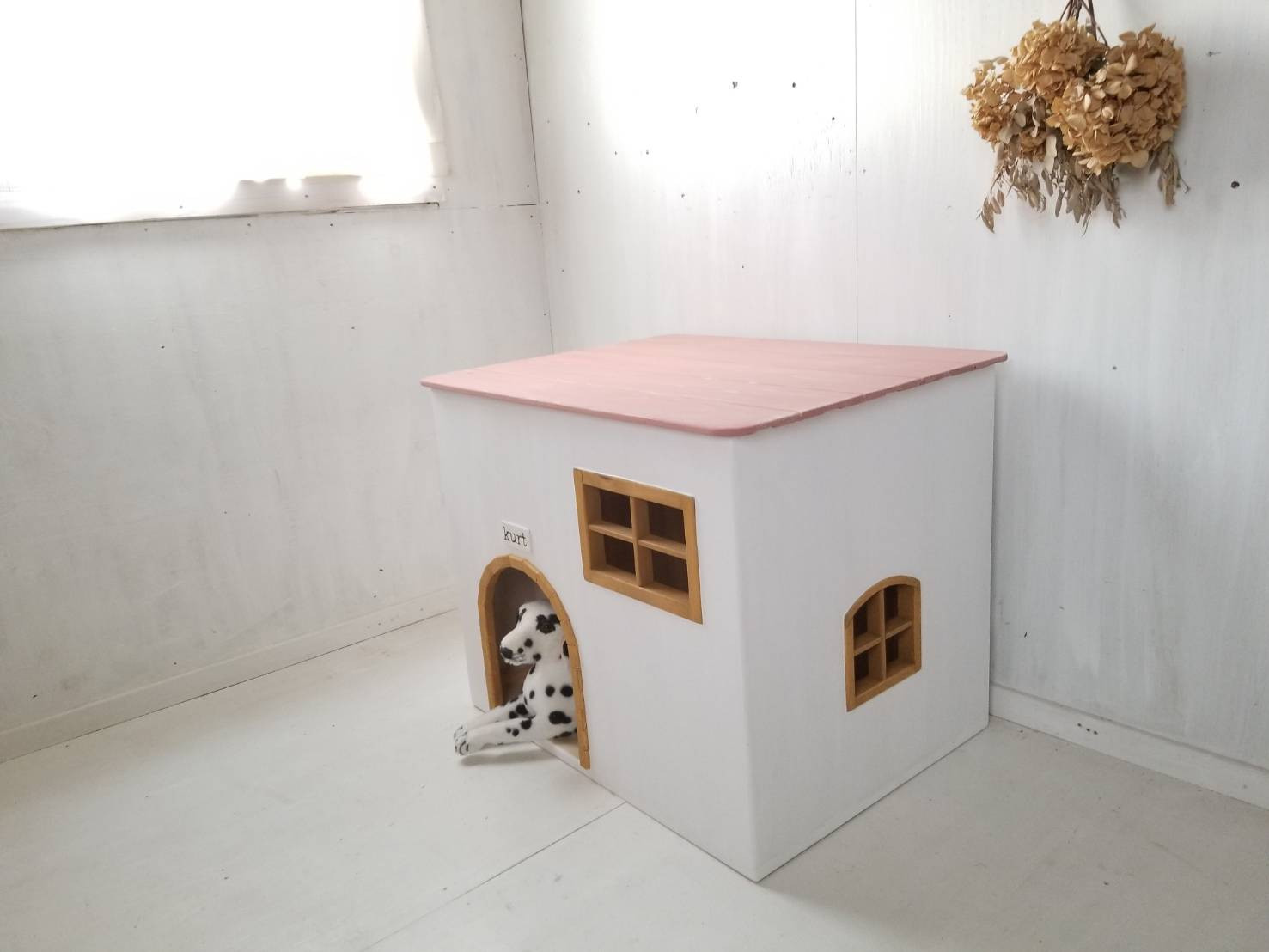 手作りの可愛い犬小屋　ウッドデッキ　屋根付き　オーダー可能　ピンク　ぴんく　ドッグハウス　キャットハウス　ペットハウス