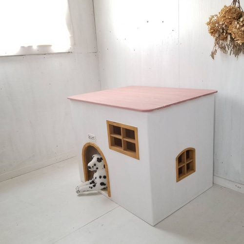 手作りの可愛い犬小屋 ウッドデッキ 屋根付き オーダー可能 ピンク 