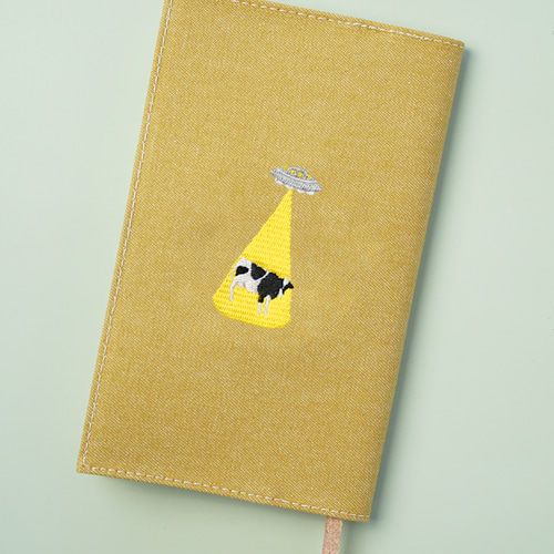 新書サイズ】 アブダクションされる牛 新書 新書版サイズ UMA 刺繍