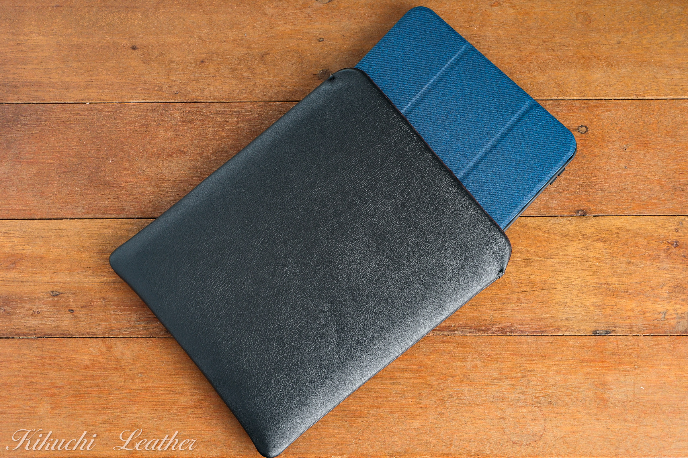 《WATERPROOF LEATHER》本革レザースリーブケース iPad Pro・Air 11インチ(ブラック)