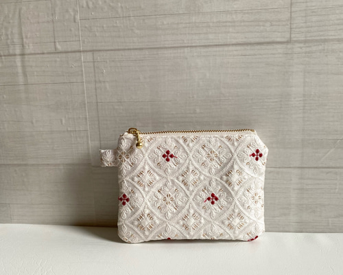 インド刺繍生地　ポーチ フォロー割引あり】 インド刺繍リボン ポーチ No.72 - メルカリ