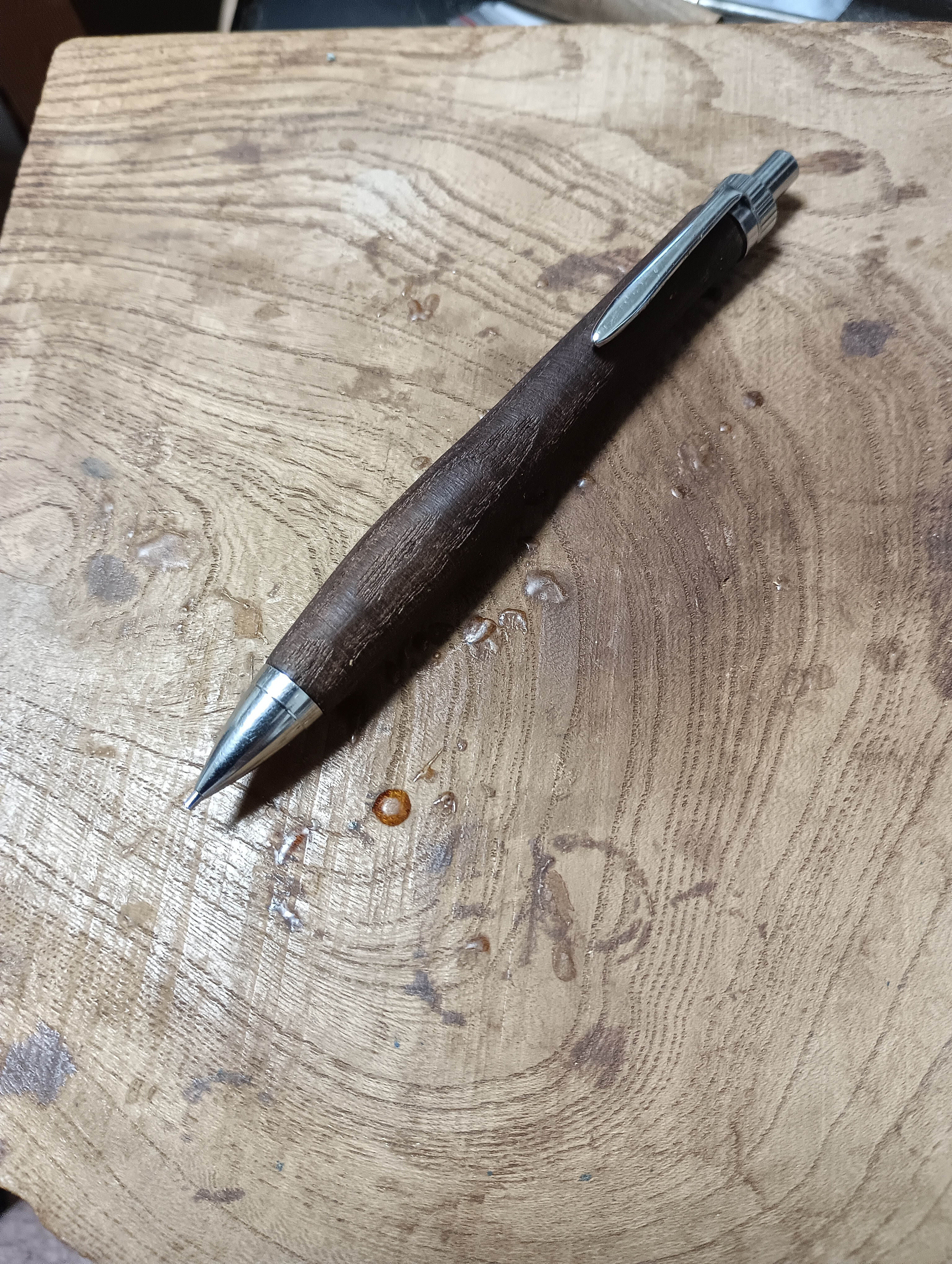 国産金具使用　木軸0.5㎜シャーペン/0.7㎜ボールペン　クラロウォルナット杢　蜜蝋クリーム仕上げ。