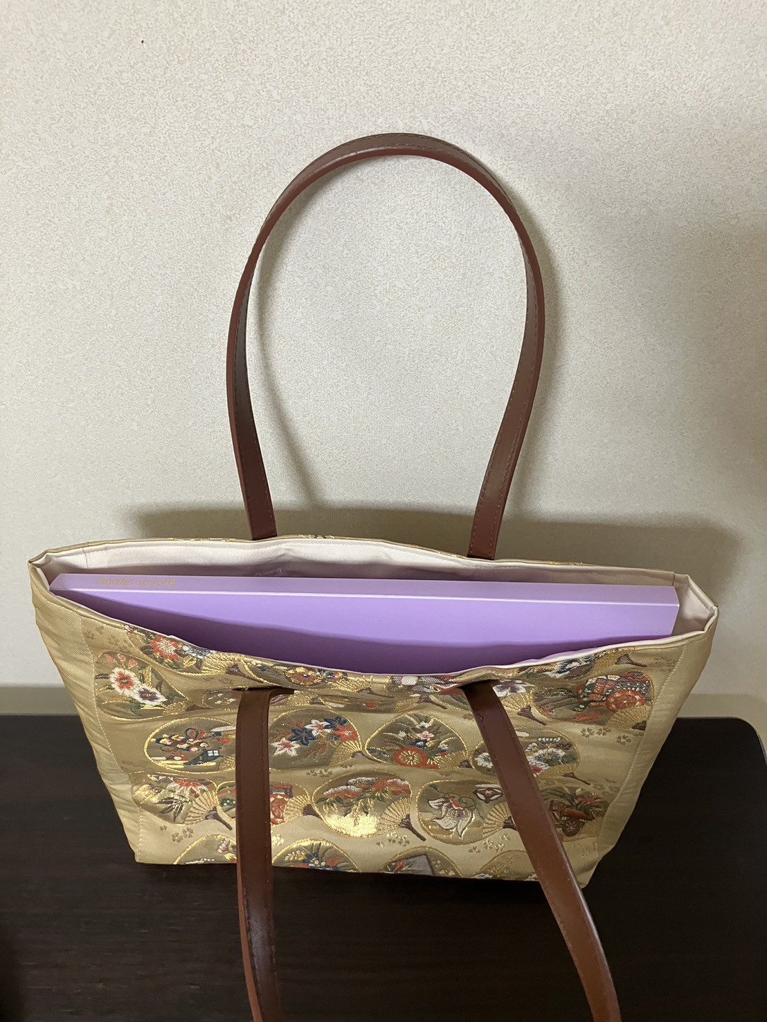 アンズルーム★ちょっと豪華な トートバッグ★ハンドバッグ★着物 帯★金×うちわ アンズルーム★ちょっと豪華な トートバッグ★ハンドバッグ★着物 帯★金×うちわ