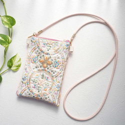 リュンヌ　インド刺繍ピンクと合皮　ショルダー　ハンドメイド 70f8b1c8a68f39309e351cfc54595f