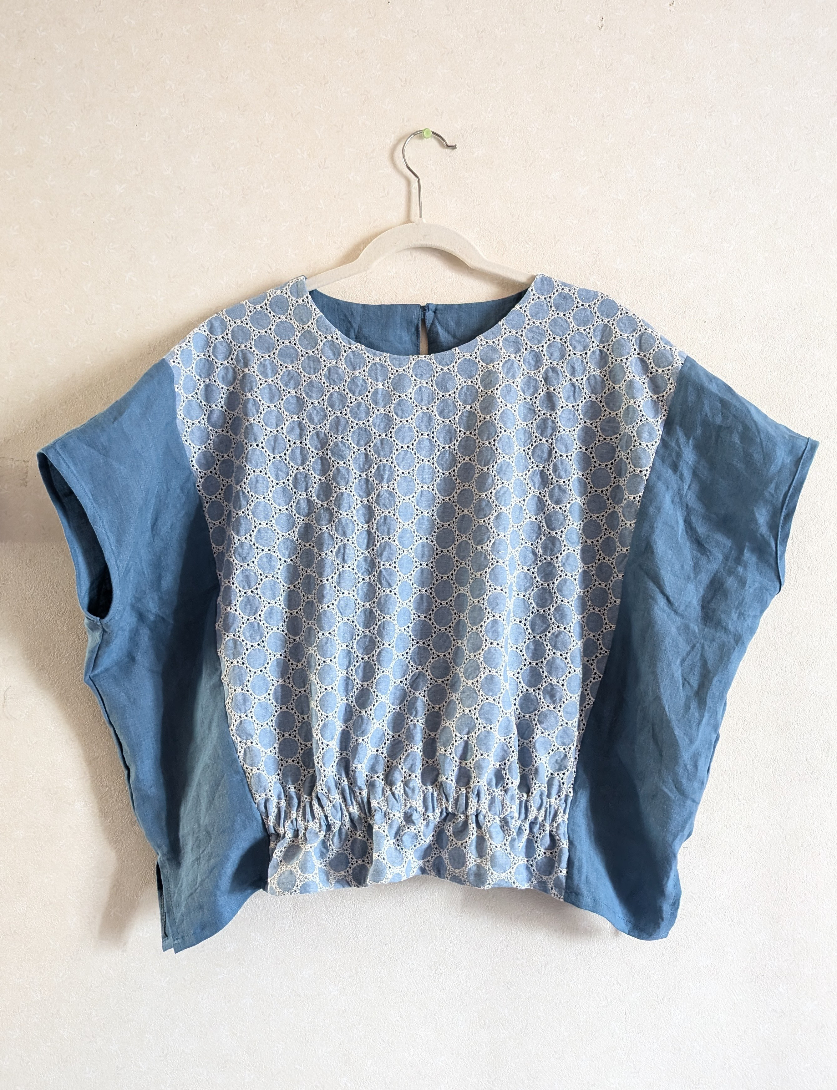 ゆったりギャザードルマンブラウス☆ブルーリネン×ダンガリーサークルレースコットン☆