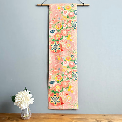 帯のタペストリー　アンティーク　赤に花車　テーブルランナー使用可　小物　和モダン　リメイク インテリア　和室　正月 2枚目の画像