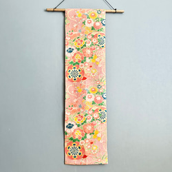 帯のタペストリー　アンティーク　赤に花車　テーブルランナー使用可　小物　和モダン　リメイク インテリア　和室　正月 3枚目の画像