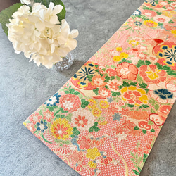 帯のタペストリー　アンティーク　赤に花車　テーブルランナー使用可　小物　和モダン　リメイク インテリア　和室　正月 10枚目の画像