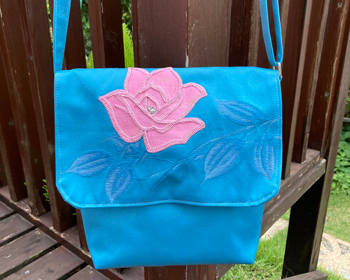 和柄 帯リメイク ショルダーバッグ 名古屋帯 正絹 ブルー 水色 花刺繍