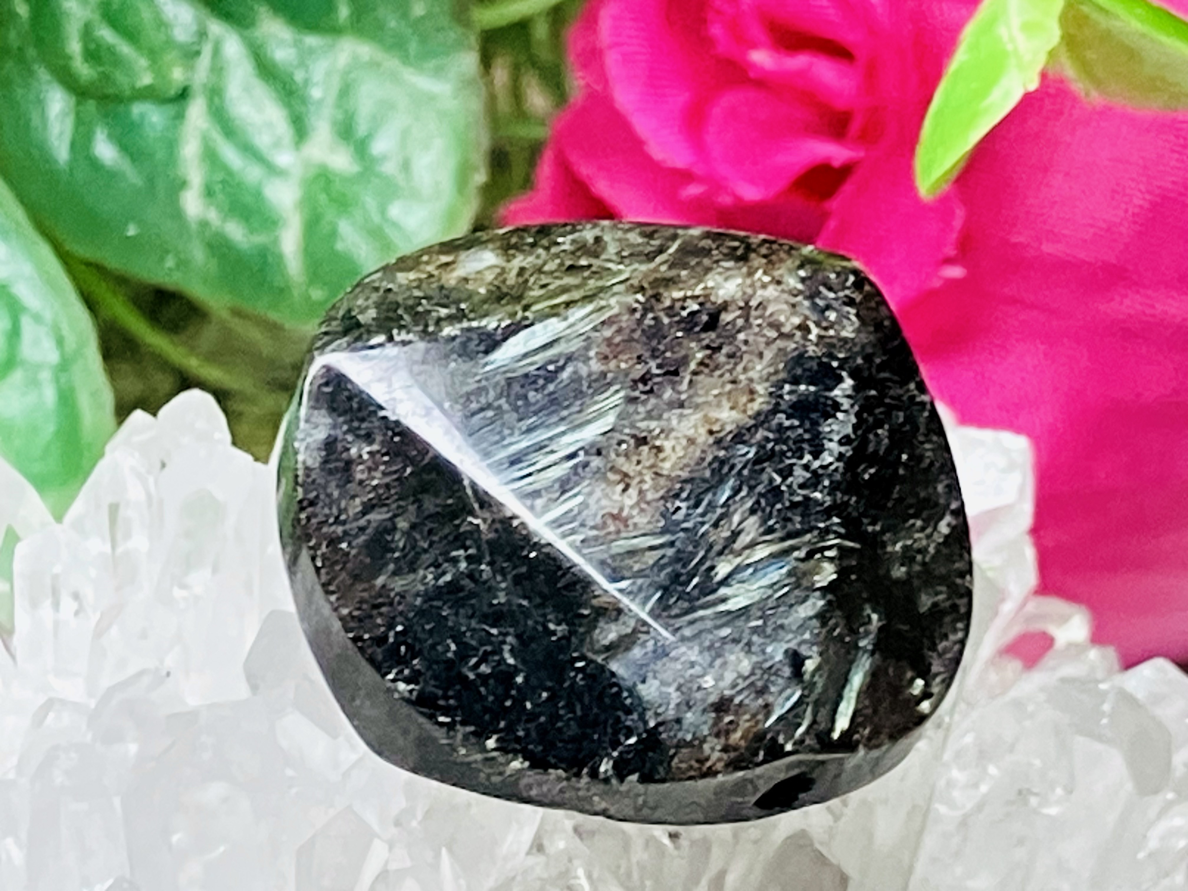 妖精の女王❤︎‬ ヌーマイト フェアリークィーン 穴開き　パーツ　原石