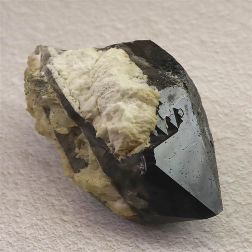 岐阜県中津川市蛭川産 黒水晶（モリオン）原石 カテドラル 246g #11828