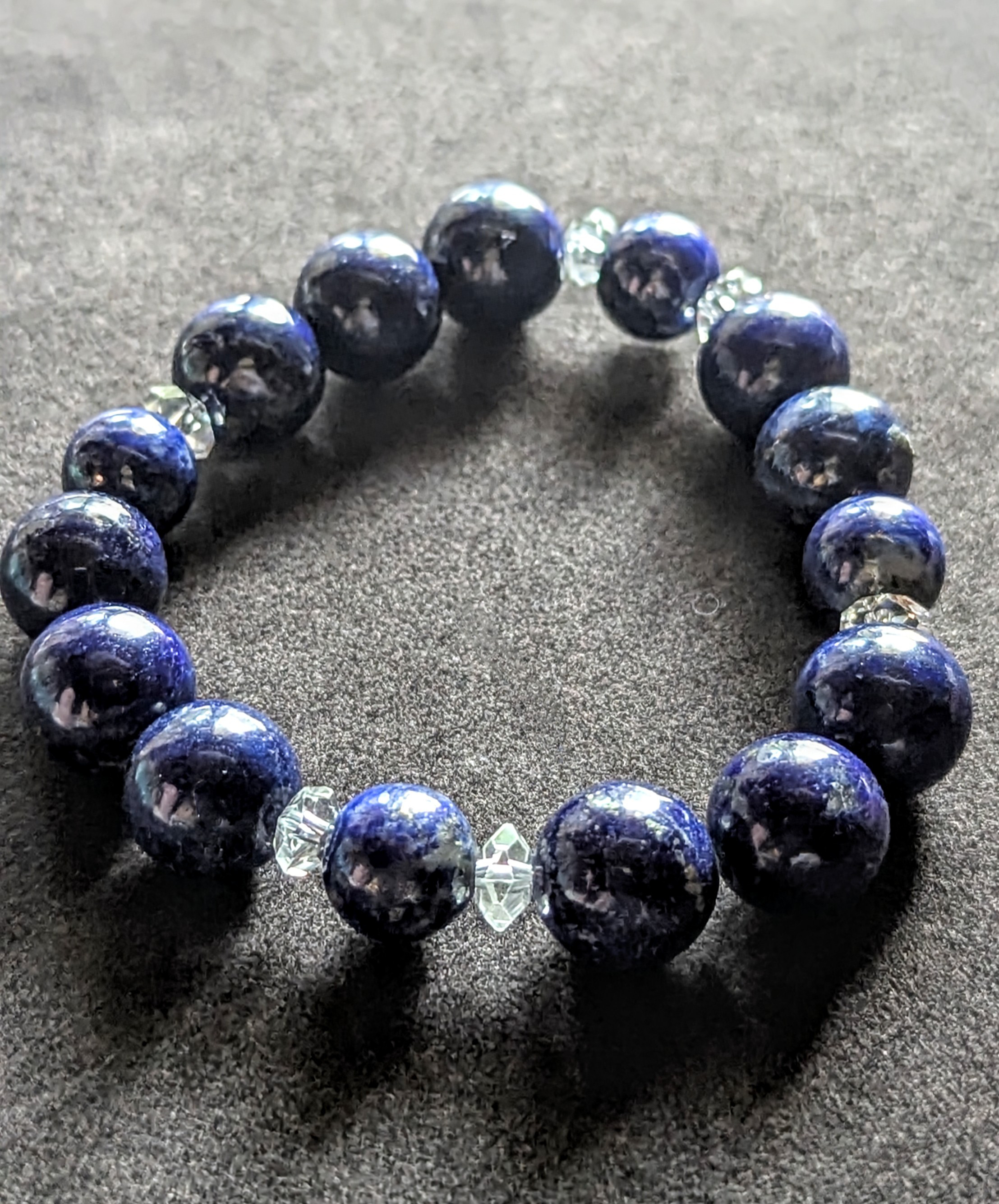 ✨深く自分自身を見つめ、才能に気づかせる気づきのクリスタル✨ラピスラズリ&クリアクォーツのブレスレット✨ 18,000円