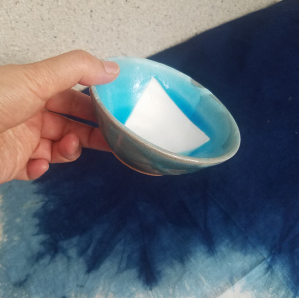 小鉢【雪融けのトライアングル】青い器　小物入れ　お酒のアテや副菜に　 2枚目の画像