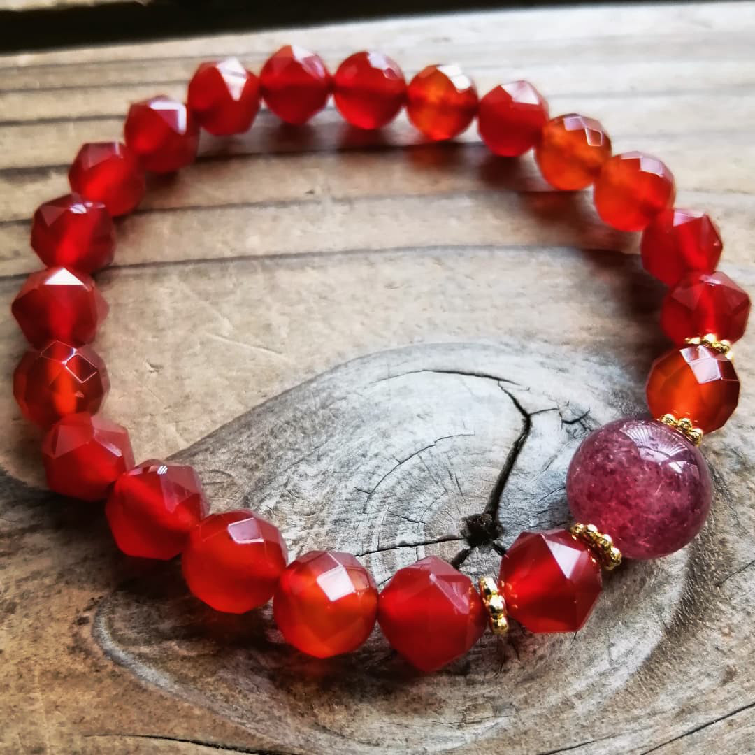 ◆還暦のお祝いにも◆◆赤瑪瑙＆ストロベリークォーツのブレスレット 9000円（送料無料）  11.5-8mm