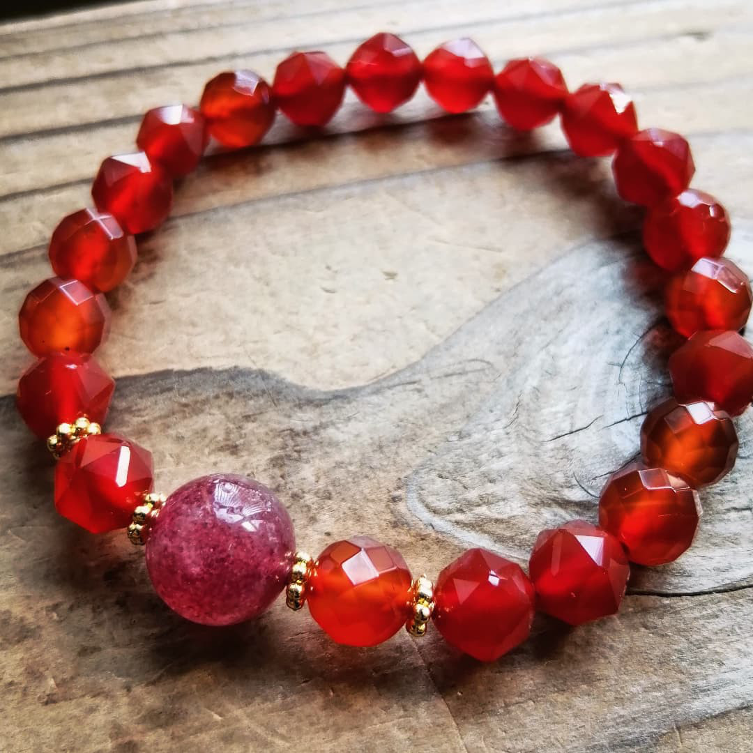 ◆還暦のお祝いにも◆◆赤瑪瑙＆ストロベリークォーツのブレスレット 9000円（送料無料）  11.5-8mm