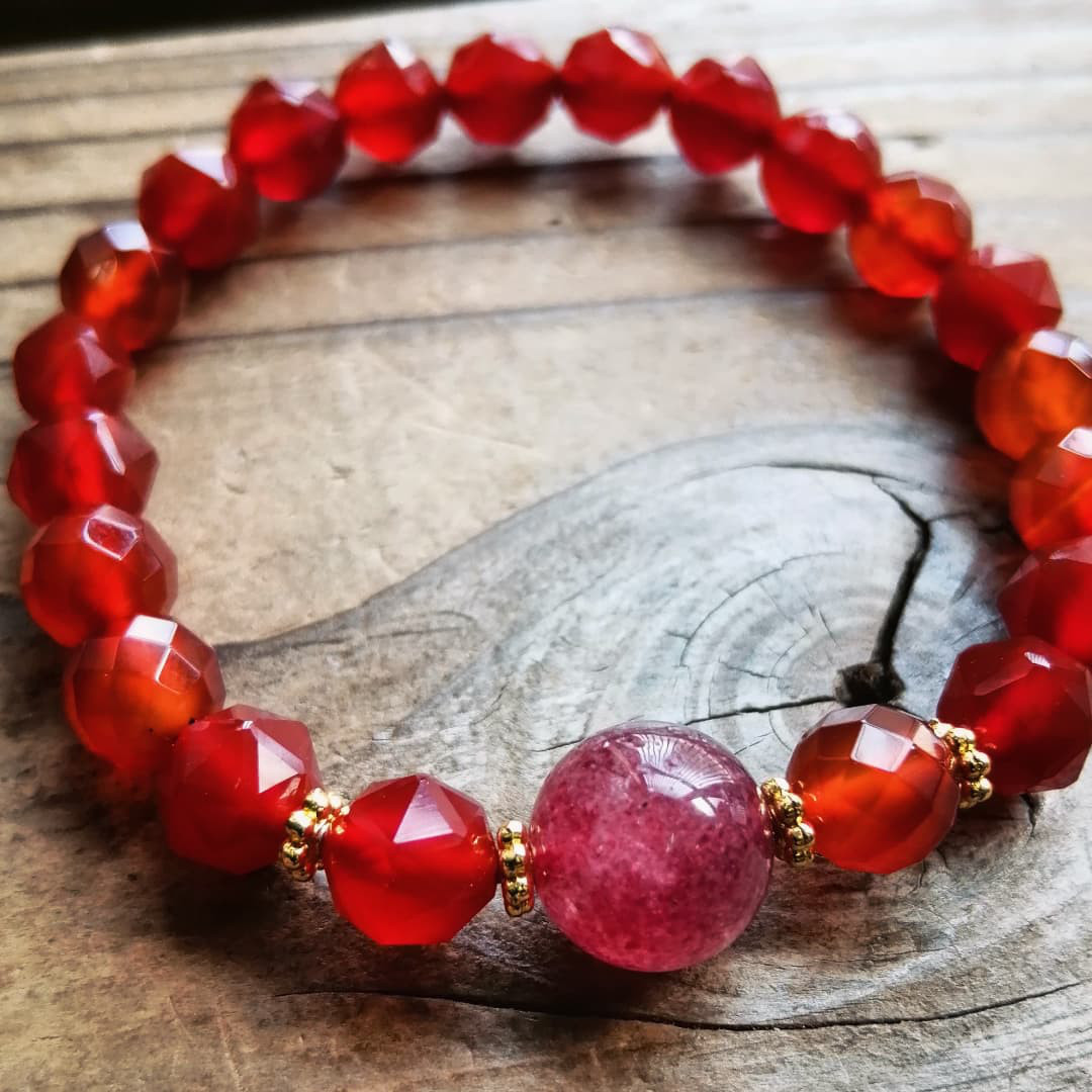 ◆還暦のお祝いにも◆◆赤瑪瑙＆ストロベリークォーツのブレスレット 9000円（送料無料）  11.5-8mm