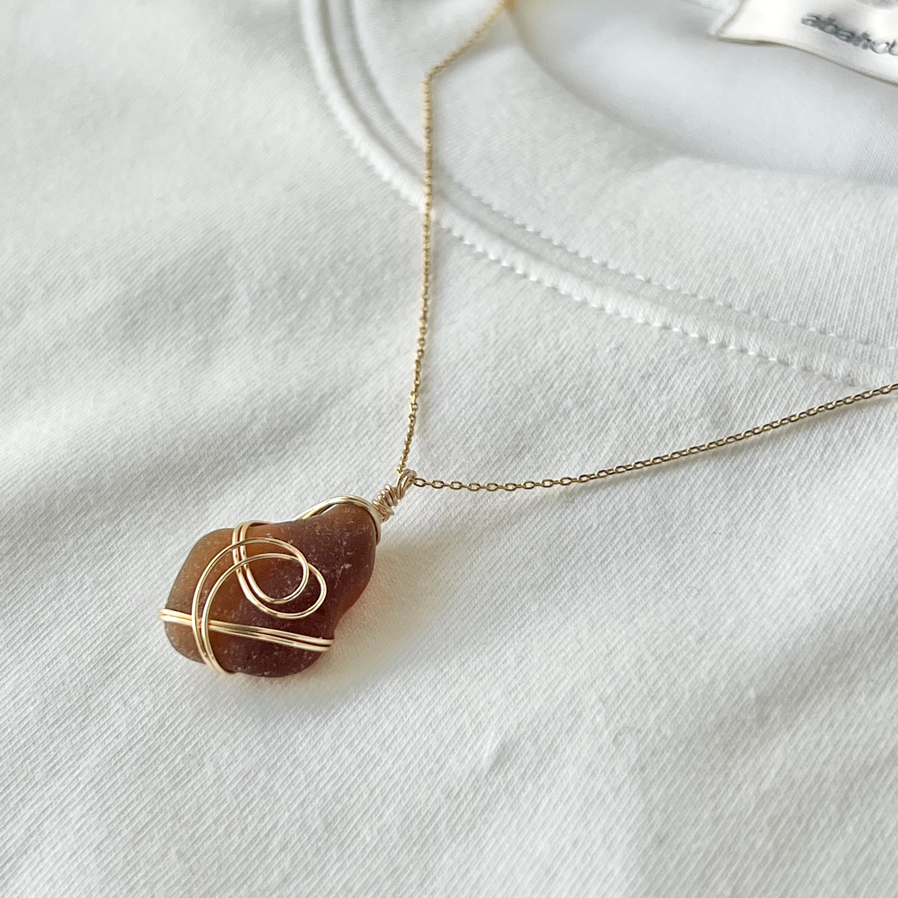 大人ブラウンシーグラスの流れ星ネックレス