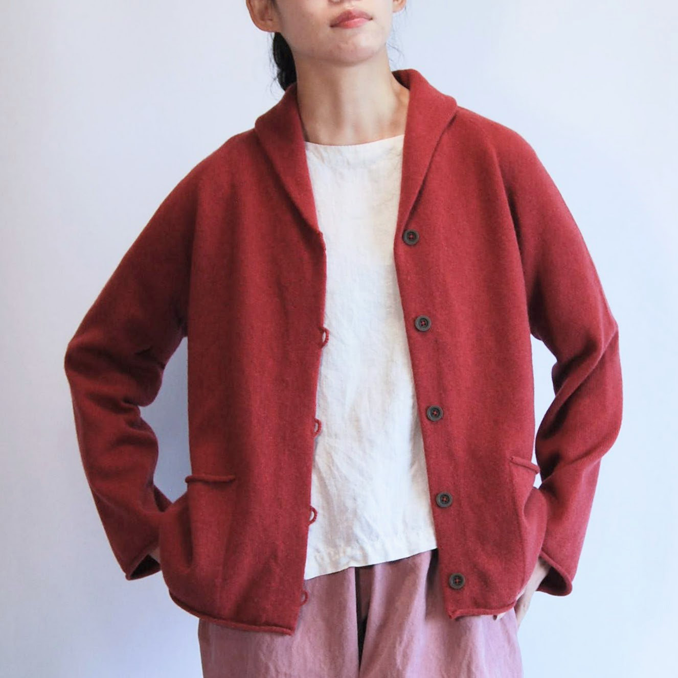【受注制作】こんなカーデが欲しかった！ ふんわりショールカラーのラムウールカーディガン　ベリー