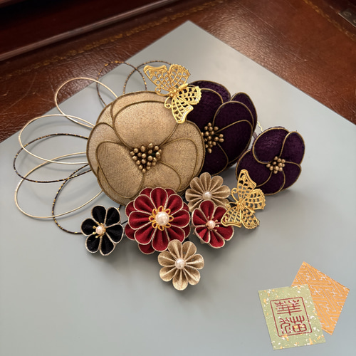 華猫【華猫の椿 紫とゴールド椿とつまみ細工の髪飾り】つまみ細工髪