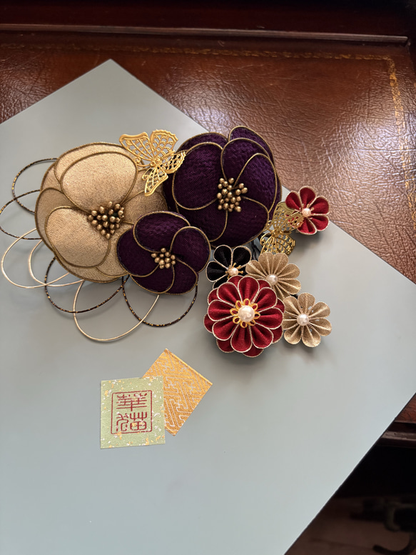 華猫【華猫の椿 紫とゴールド椿とつまみ細工の髪飾り】つまみ細工髪