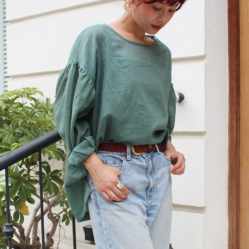 ◉季節のシフトコーデに◉ シアーコットンブラウス　エメラルド