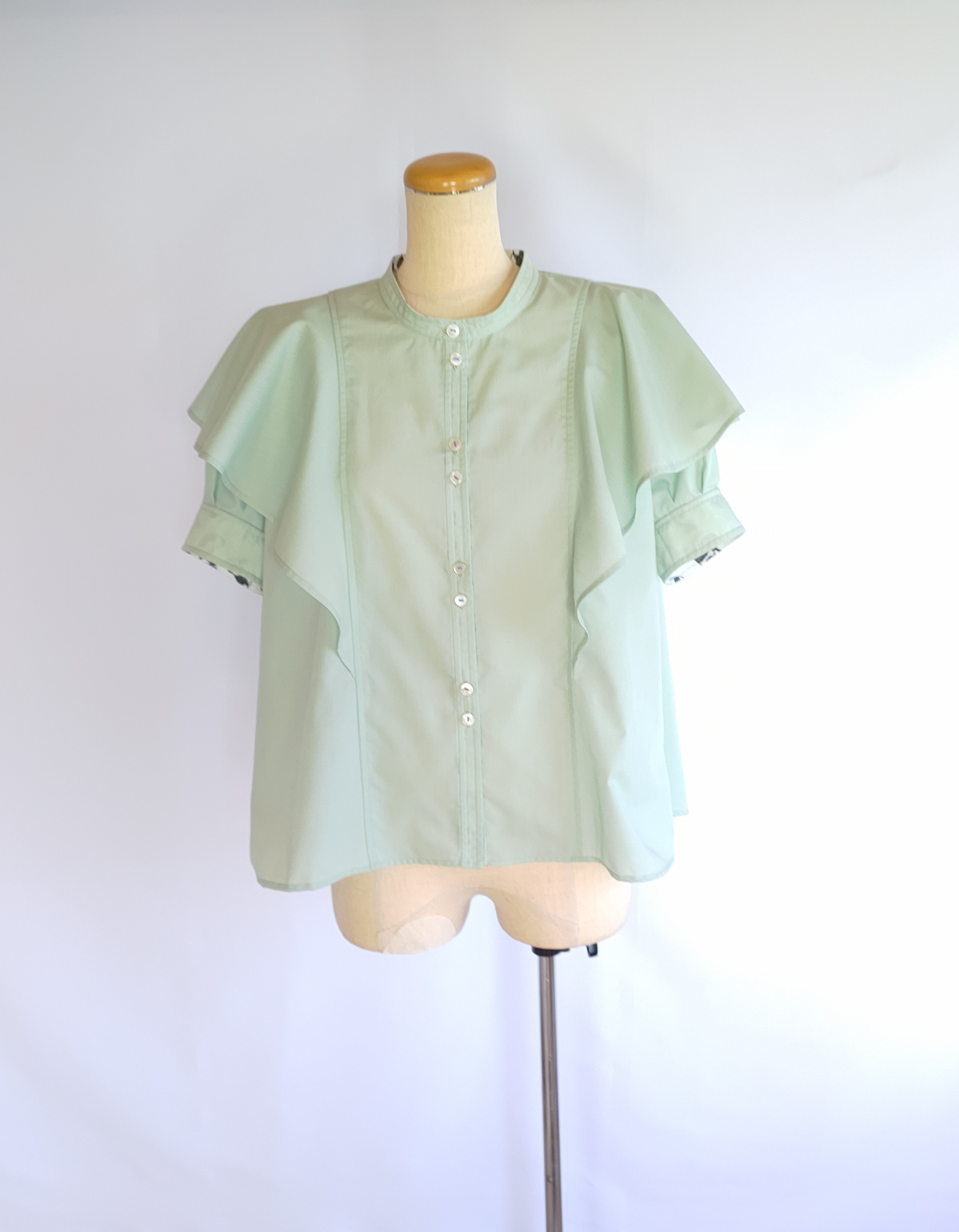 送料無料！ フリルブラウス